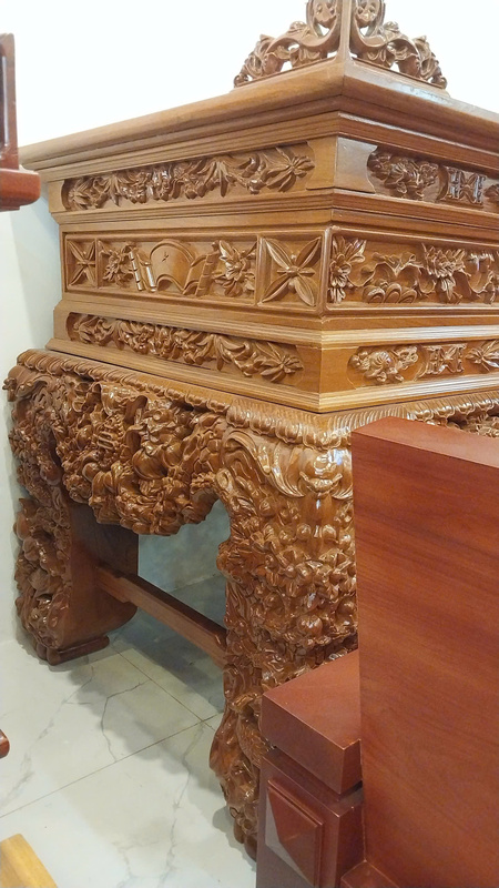 Bàn thờ gỗ